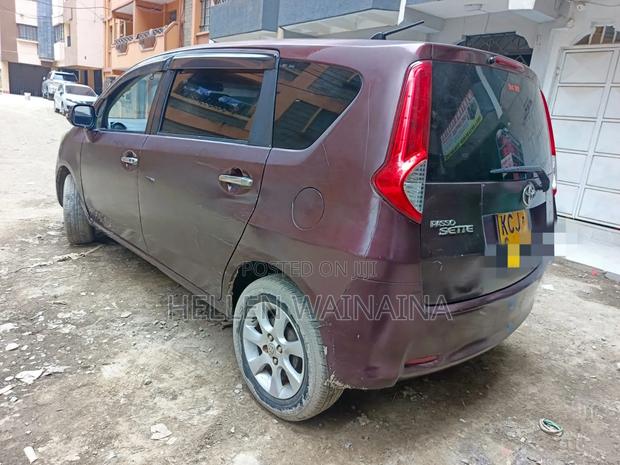 Toyota Passo Sette 2010 Maroon