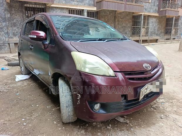 Toyota Passo Sette 2010 Maroon