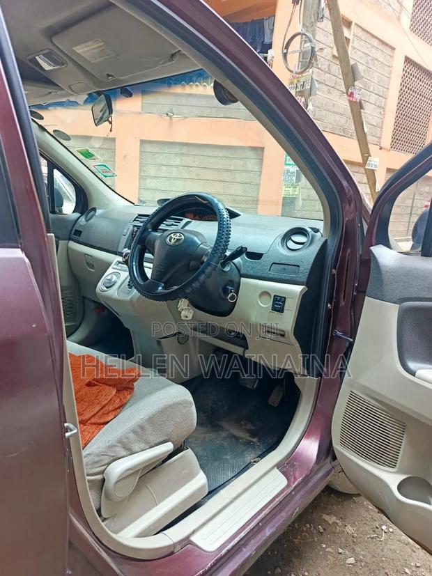 Toyota Passo Sette 2010 Maroon