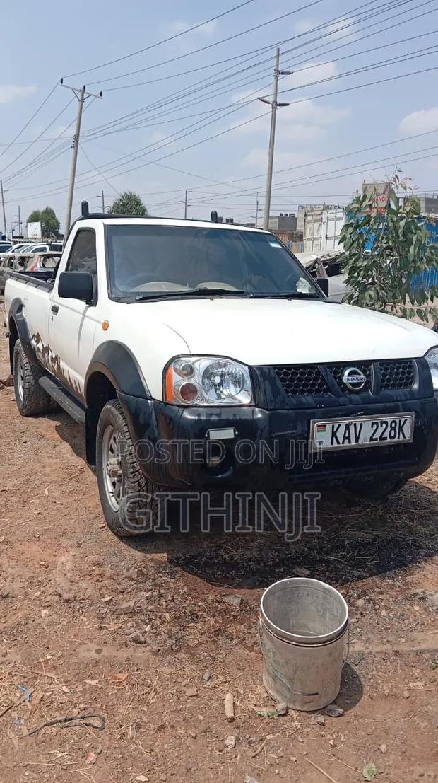 Nissan Hardbody 2000i 2006 White
