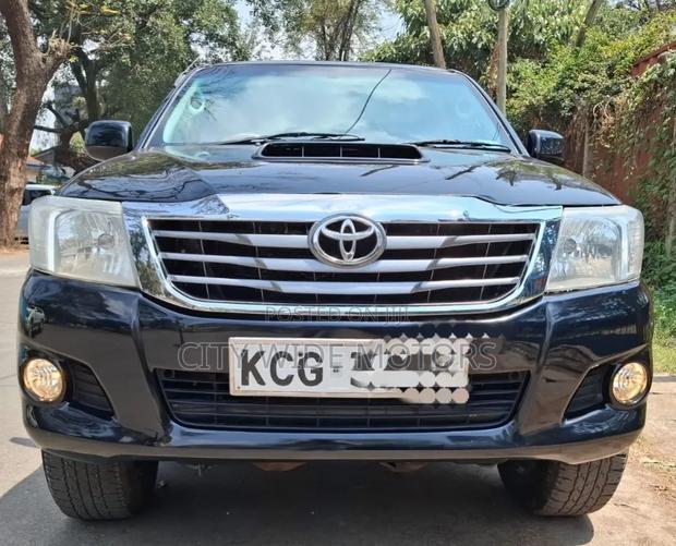 Toyota Hilux 2009 Black