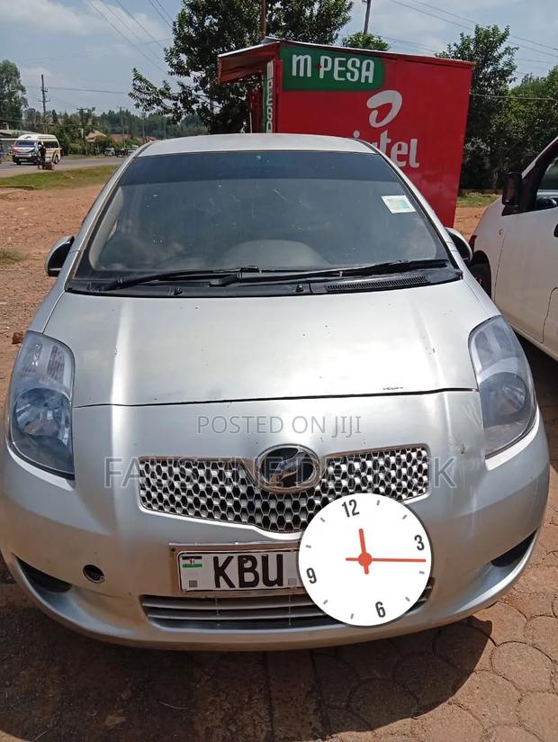 Toyota Vitz 2005 Silver