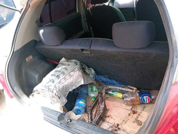Toyota Vitz 2005 Silver
