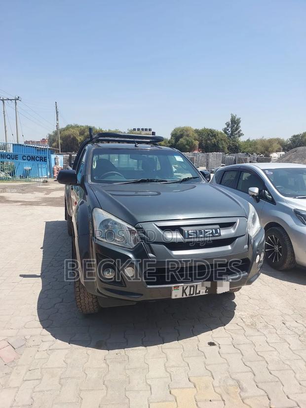 Isuzu D-MAX 2023 Gray