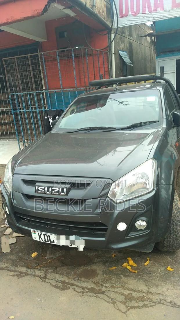 Isuzu D-MAX 2023 Gray