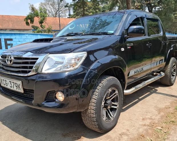 Toyota Hilux 2011 Black