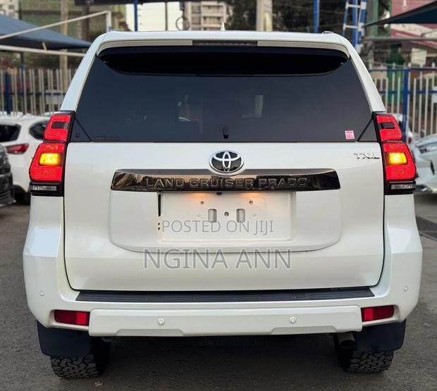 Toyota Land Cruiser Prado 2022 White