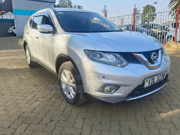 Nissan X-Trail 2016 Silver