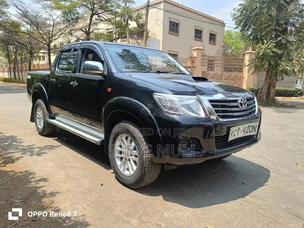 Toyota Hilux 2011 Black