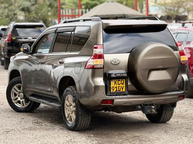 Toyota Land Cruiser Prado 2013 Gray
