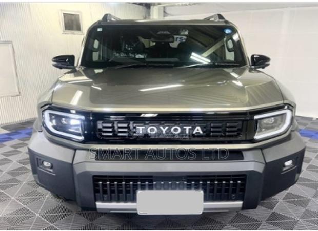 New Toyota FJ Cruiser 2025 Gray