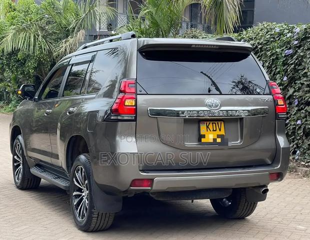 Toyota Land Cruiser Prado 2014 Gold