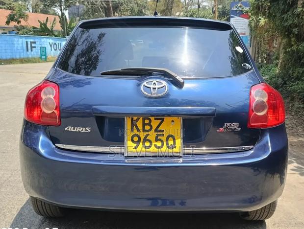 Toyota Auris 2009 Blue
