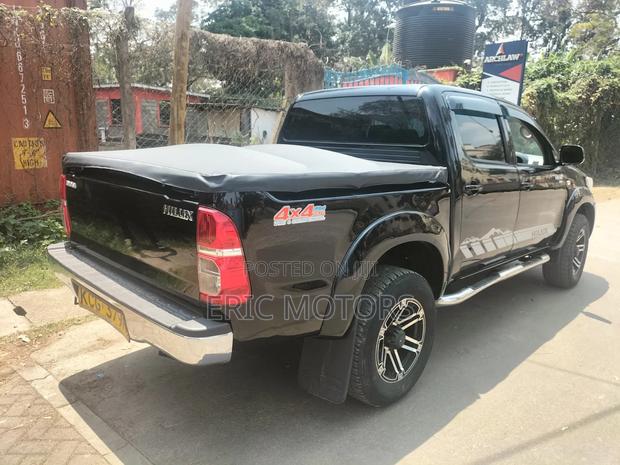 Toyota Hilux 2011 Black