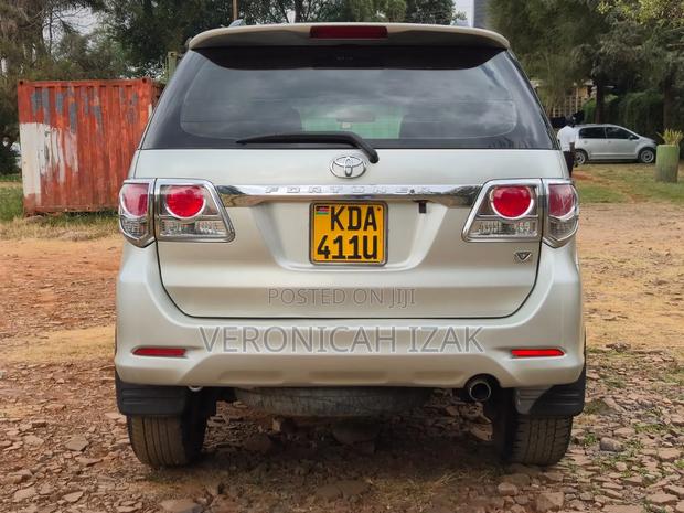 Toyota Fortuner 2012 Beige