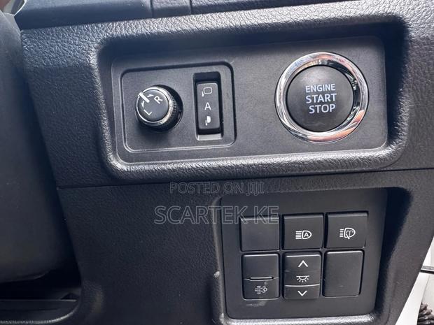 Toyota Land Cruiser Prado 2021 White