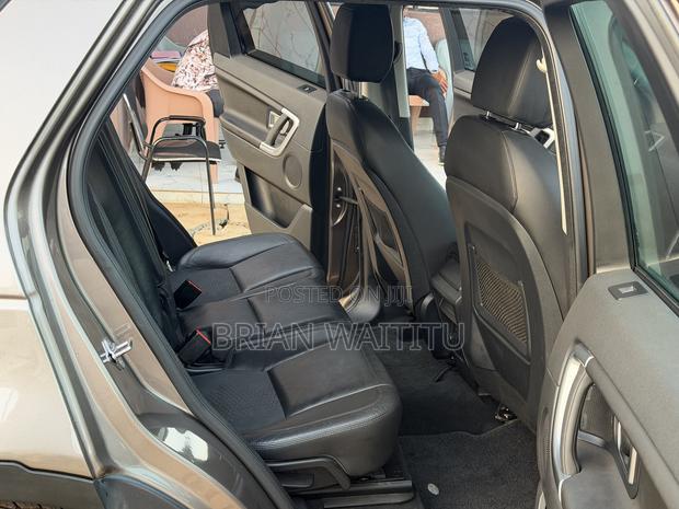 Land Rover Discovery 2015 Brown