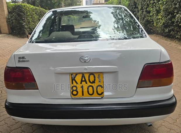 Toyota Corolla 1997 Off white
