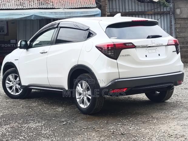 Honda Vezel 2019 White