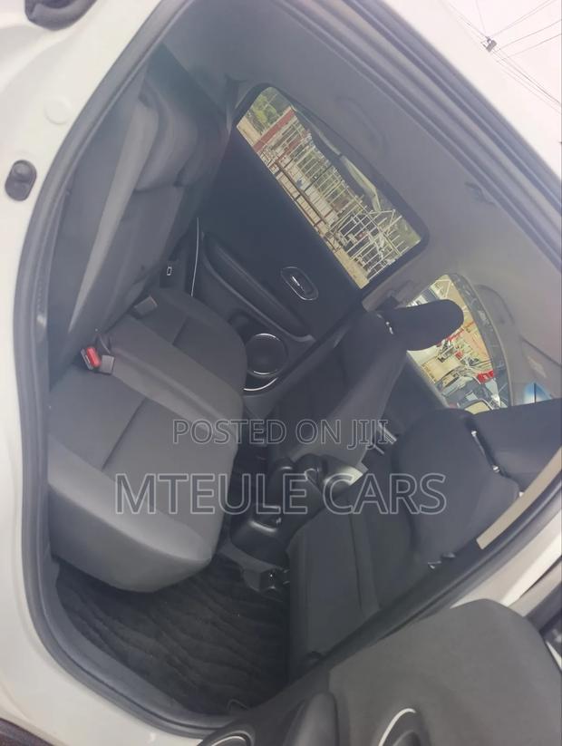 Honda Vezel 2019 White