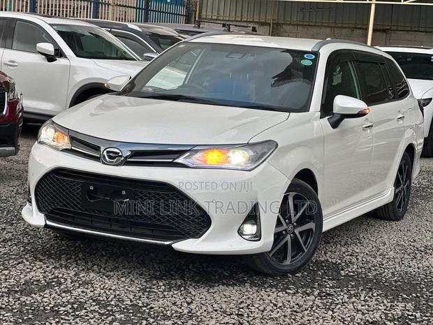 Toyota Corolla Fielder 1.5 Petrol FWD 2019 Pearl