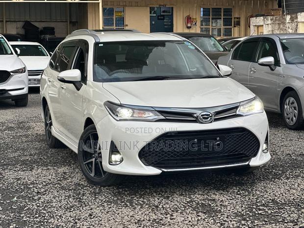 Toyota Corolla Fielder 1.5 Petrol FWD 2019 Pearl