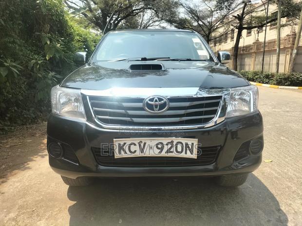 Toyota Hilux 2012 Black