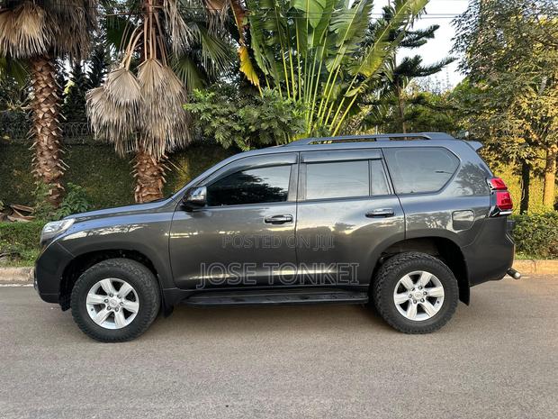 Toyota Land Cruiser Prado 3.0 D-4D (190 Hp) 7 seats 2016 Gray