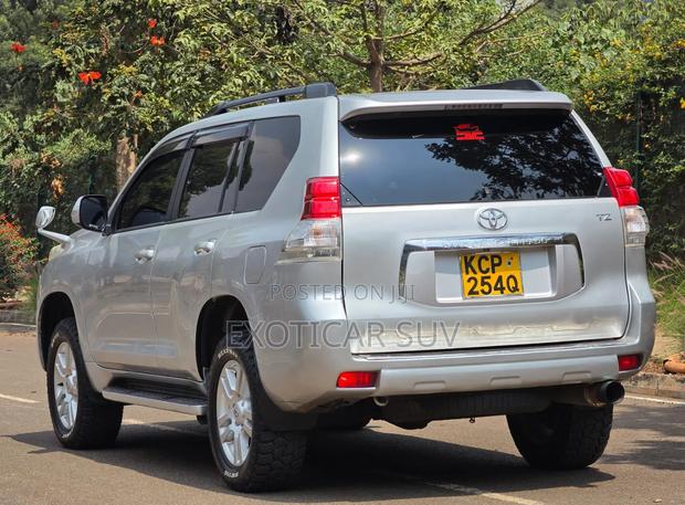 Toyota Land Cruiser Prado 4.0 Petrol TZ-G 2011 Silver