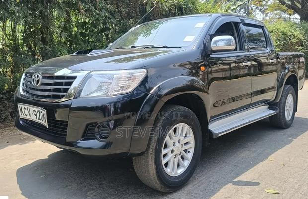 Toyota Hilux 2011 Matt Black