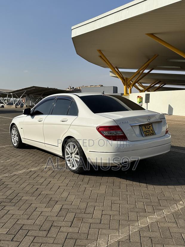 Mercedes-Benz C200 2009 White