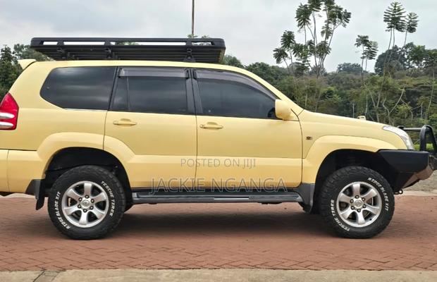 Toyota Land Cruiser Prado 2007 Yellow