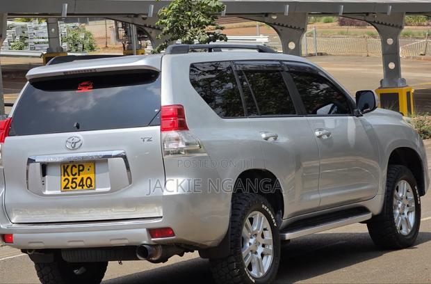 Toyota Land Cruiser Prado 2011 White