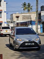 Toyota Vitz 2018 Silver for sale