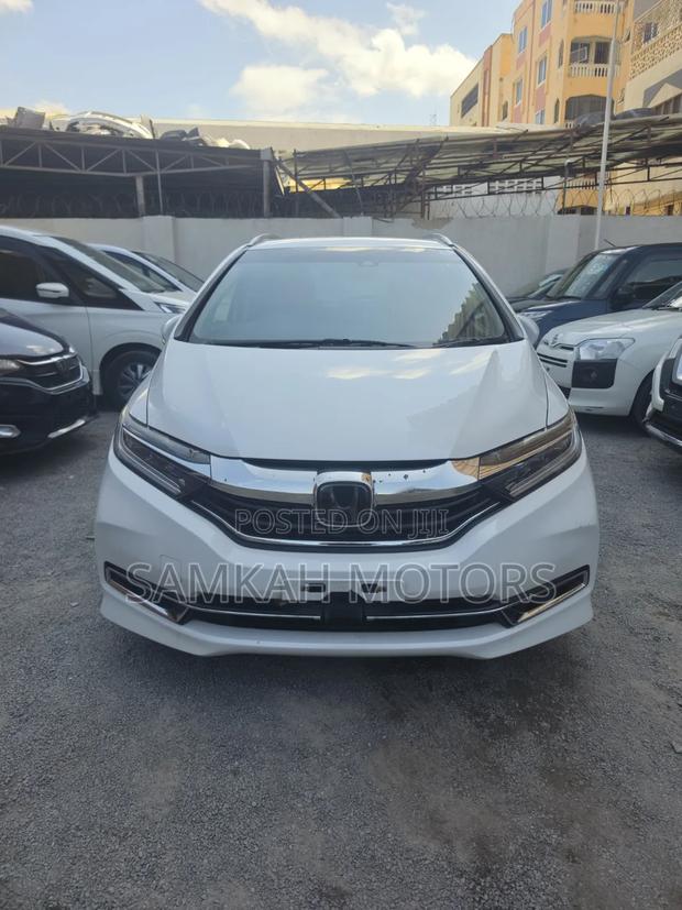 Honda Fit Shuttle 2020 White