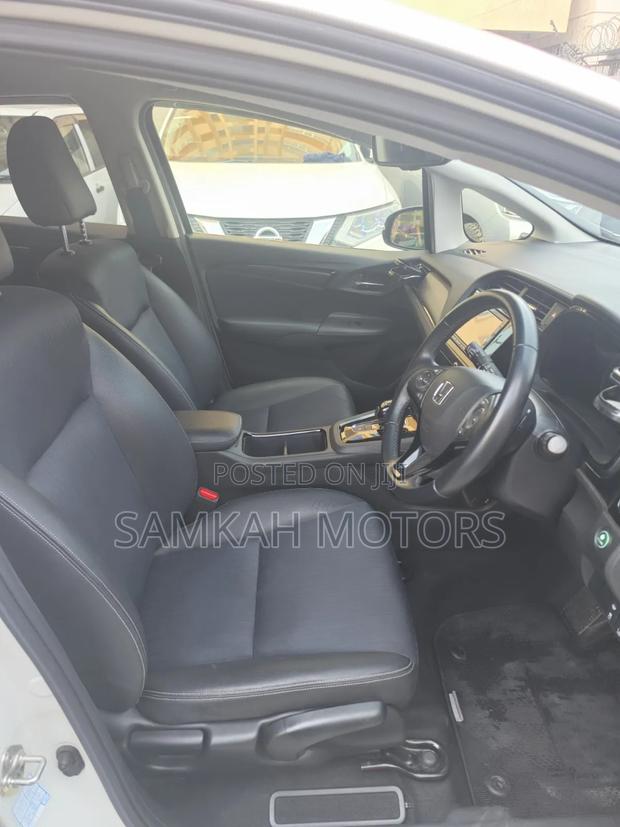 Honda Fit Shuttle 2020 White