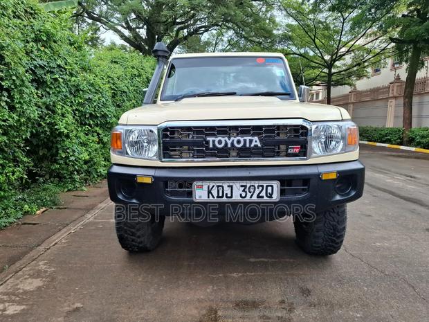 Toyota Land Cruiser 79 Series 2002 Beige