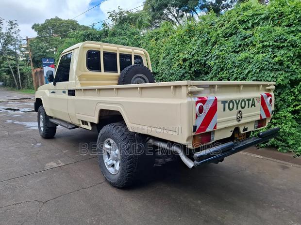 Toyota Land Cruiser 79 Series 2002 Beige