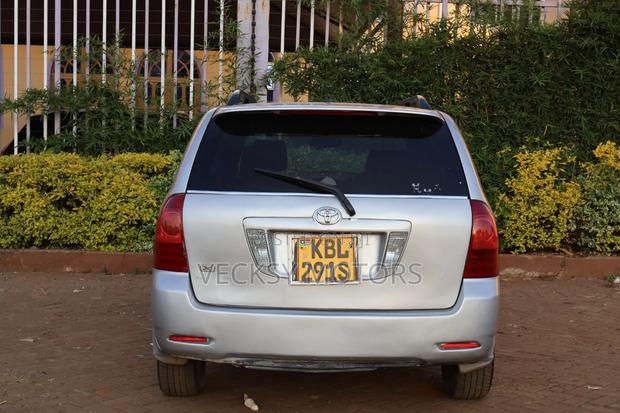 Toyota Corolla Fielder 2003 Silver