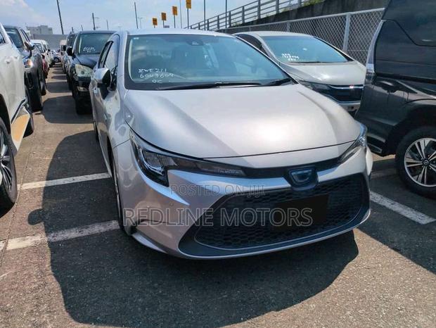 Toyota Corolla L (1.8L 4cyl 2A) 2019 Silver