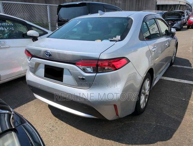Toyota Corolla L (1.8L 4cyl 2A) 2019 Silver
