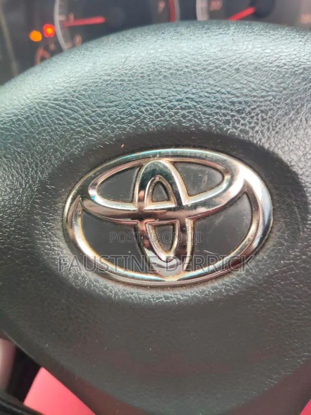 Toyota Corolla Fielder 2010 Gold