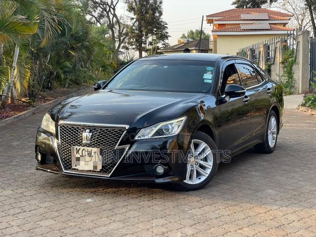 Toyota Crown 2013 Black