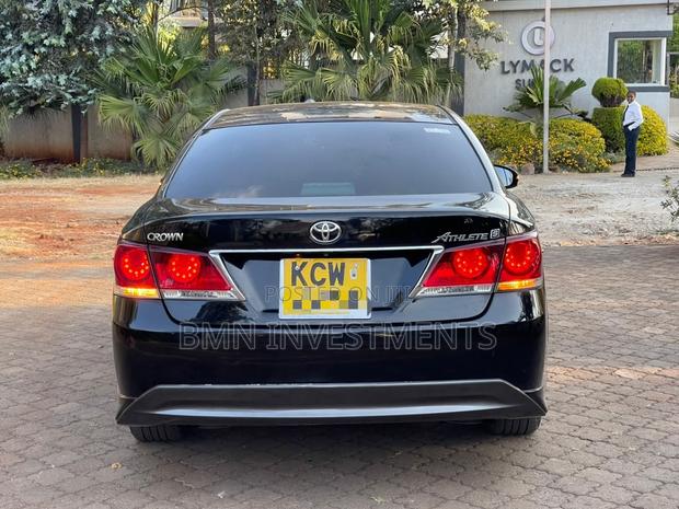 Toyota Crown 2013 Black
