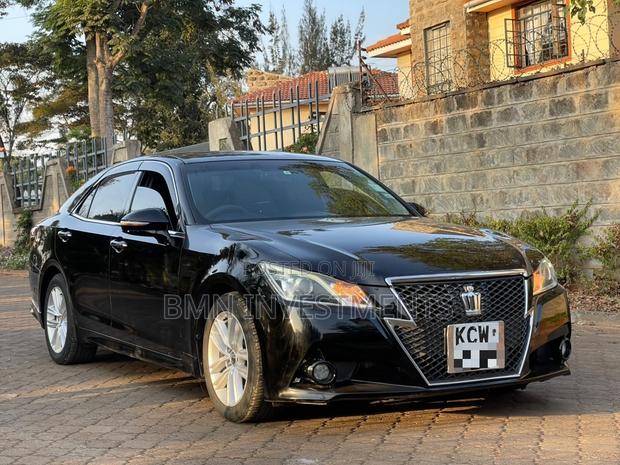 Toyota Crown 2013 Black