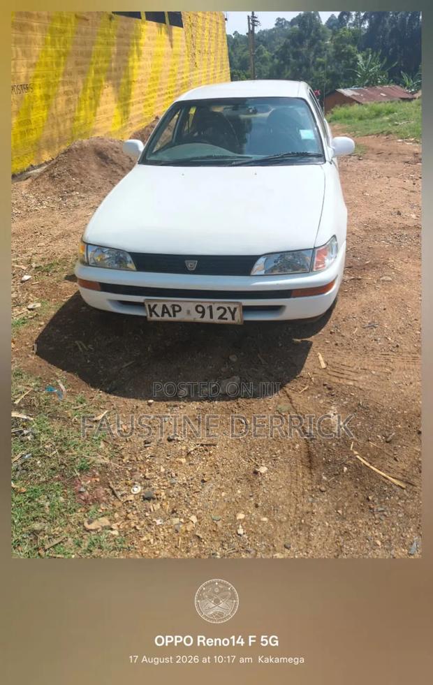 Toyota Corolla 1997 White