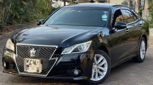 Toyota Crown 2013 Black