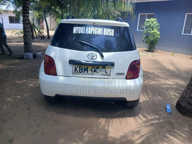Toyota IST 2004 White
