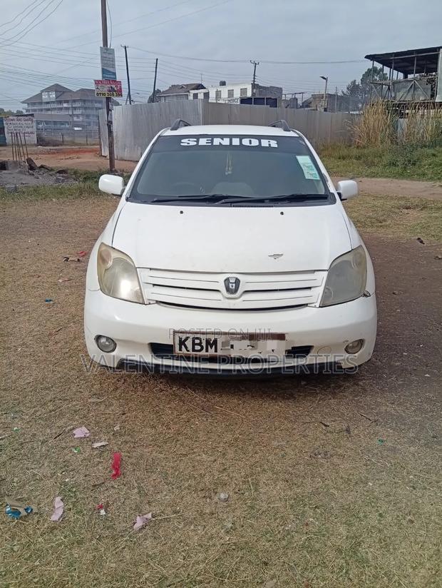 Toyota IST 2004 White