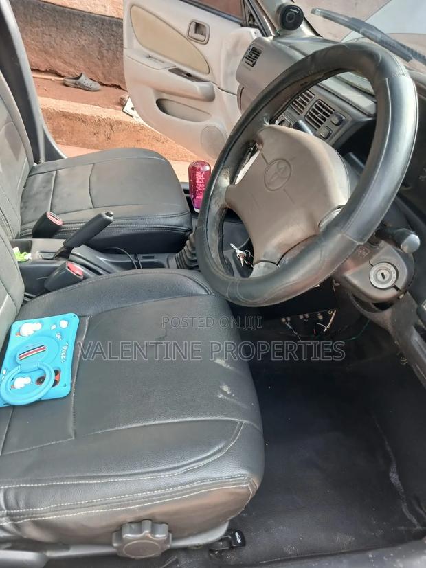 Toyota Corolla 1999 White